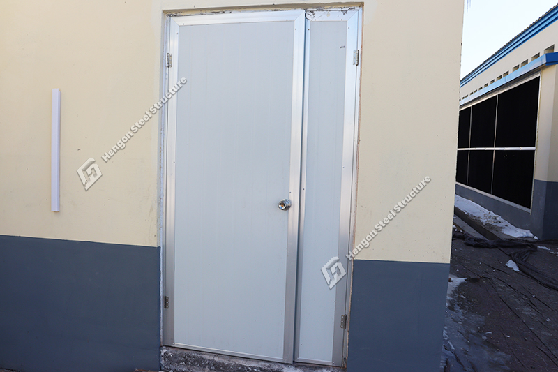 Insulation door Insulation door